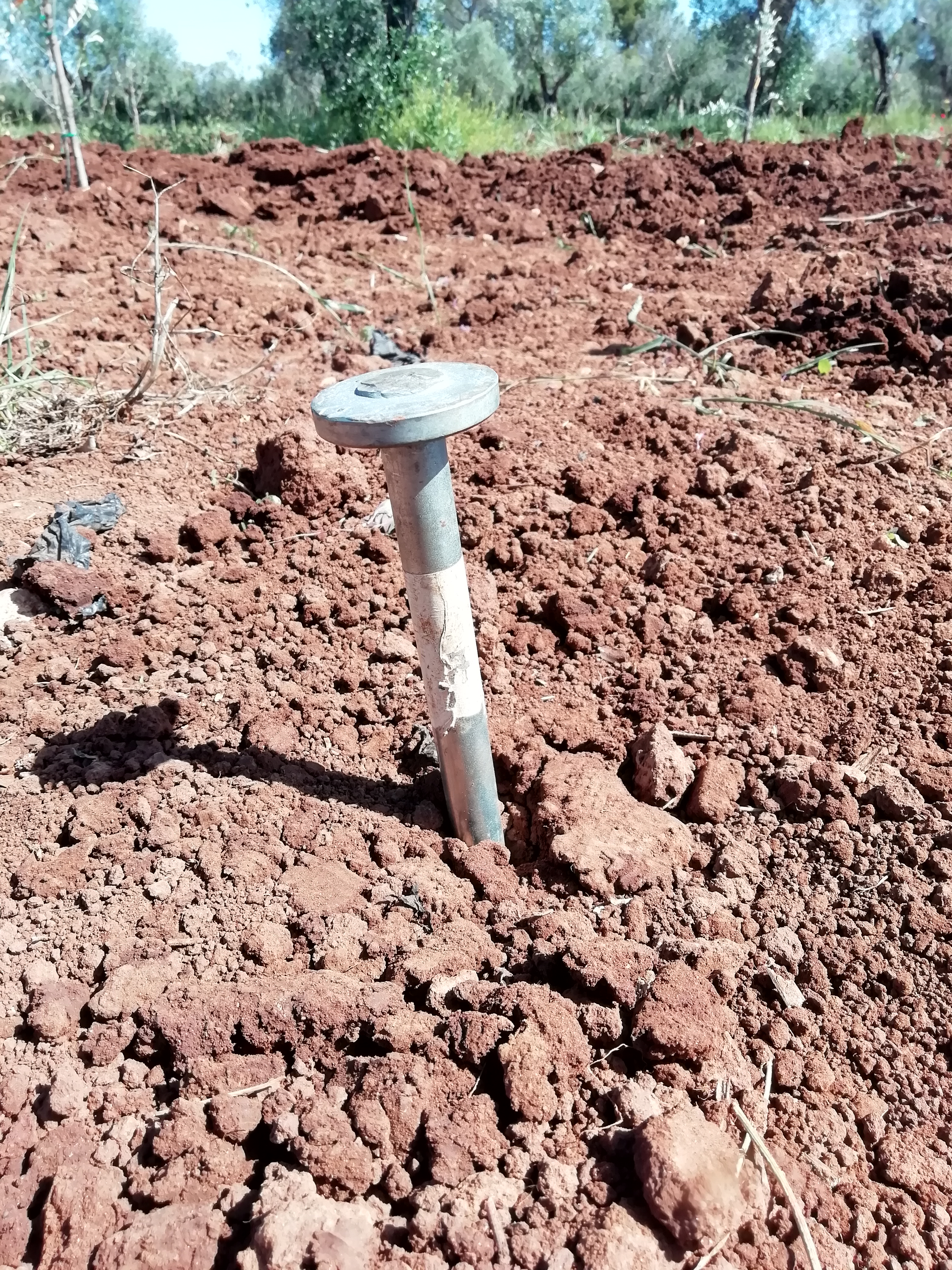 Puntazza installata nel terreno, dettagli